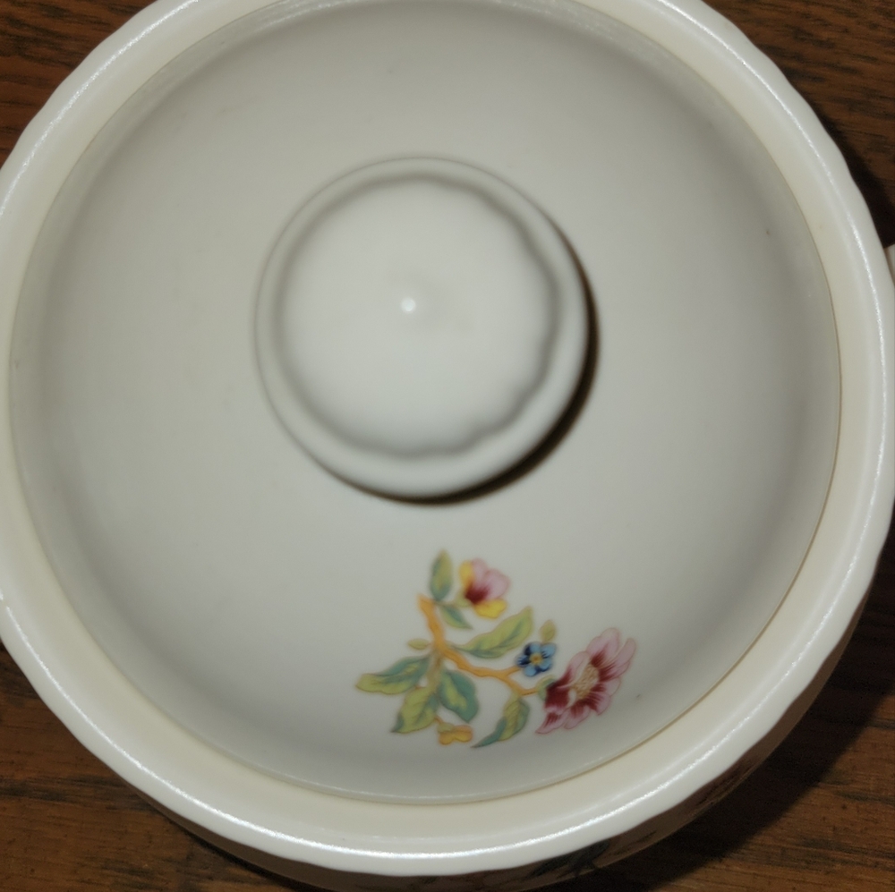 Vintage Teapot Wicklow Vale Ireland teapot with floral design - Picture 6 of 7